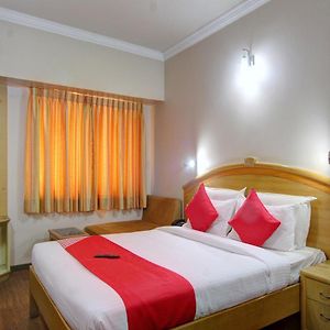 Oyo 15781 Shree Adiga Residency